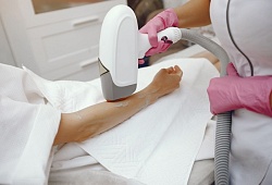 Восковая депиляция дома: пошаговая инструкция и частые ошибки | Центр "Космос"